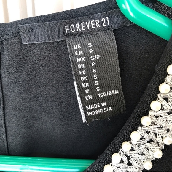 Forever 21 black creek pull over can keyhole back front pleat, embellished SzS - Picture 4 of 10